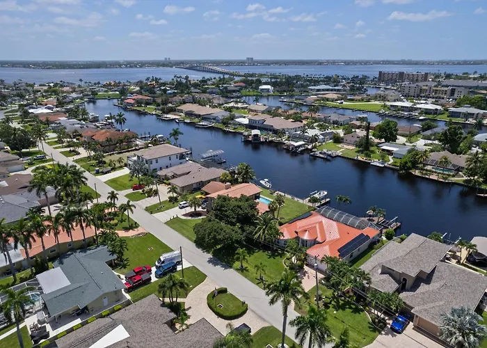Cape Serenity- Premier Waterfront Villa With Kayaks And Bikes
